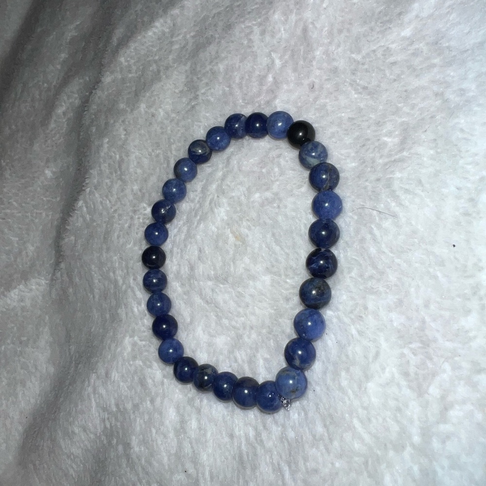 Lot of Two Handmade Sodalite & Blue Dot Jasper Beaded Bracelets, Size 7” - Picture 3 of 7